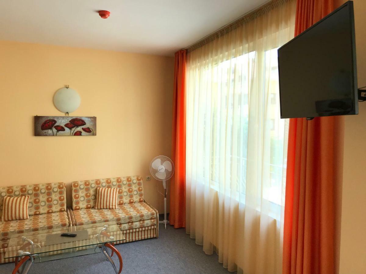 Family House Cherry เนเซบาร์ ภายนอก รูปภาพ